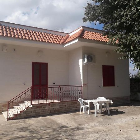Casa vacanza Lo Vita Appartamento Alessia Collemeto Exterior foto