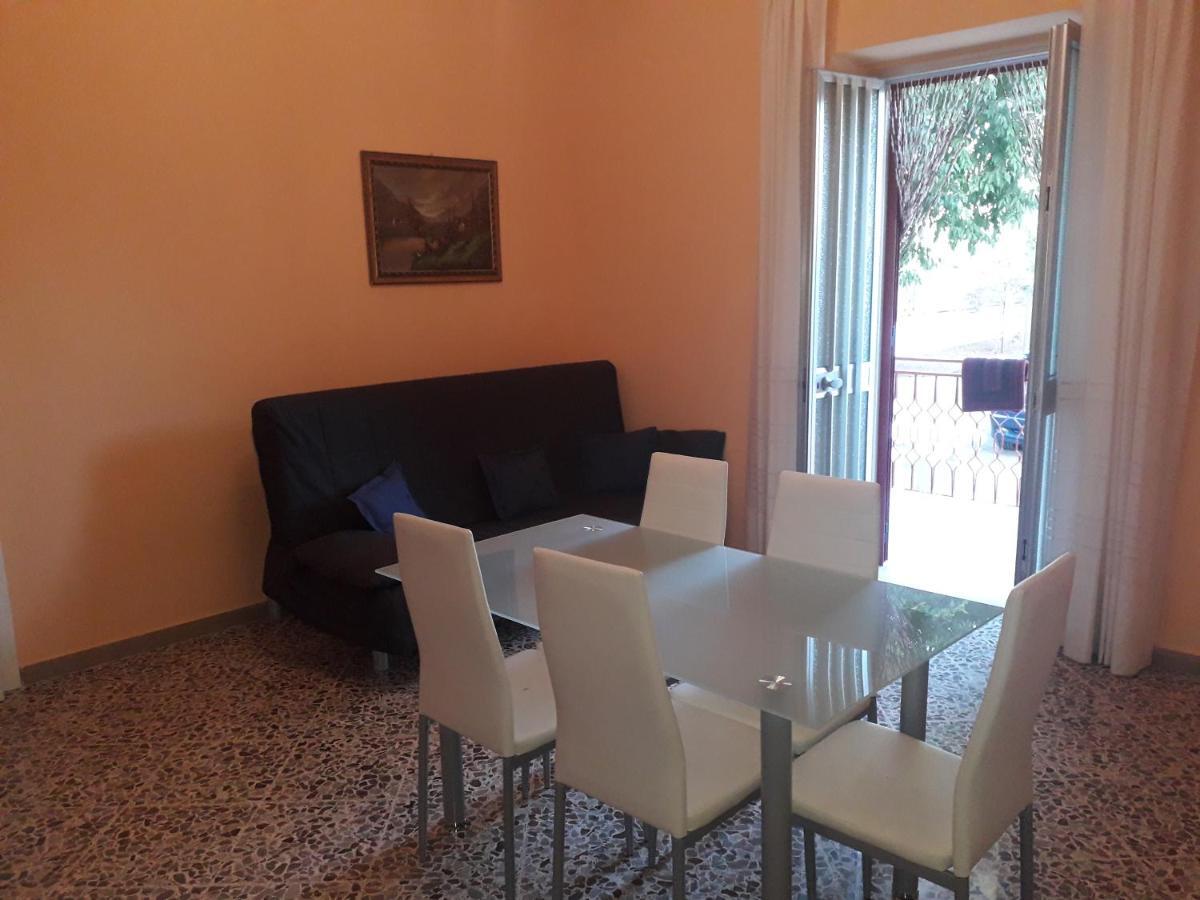 Casa vacanza Lo Vita Appartamento Alessia Collemeto Exterior foto